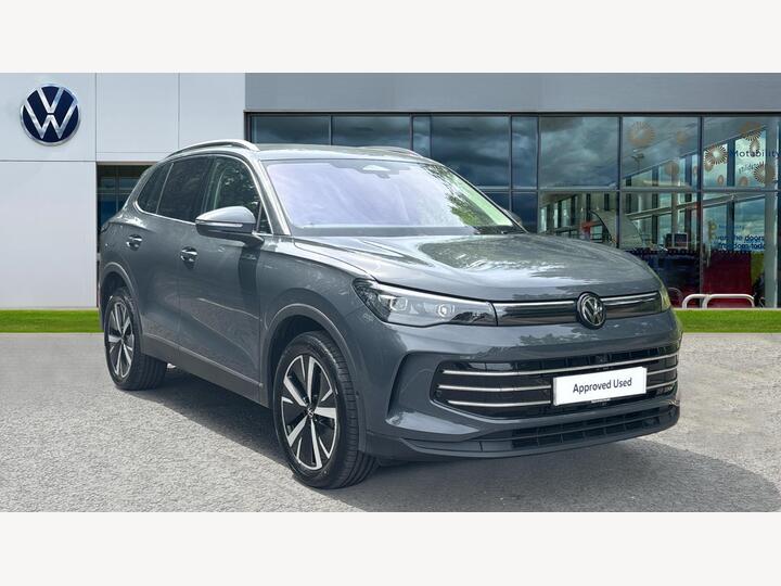 Volkswagen Tiguan 1.5 TSI EHybrid 19.7kWh Elegance DSG Euro 6 (s/s) 5dr Volkswagen Tiguan 1.5 TSI EHybrid 19.7kWh Elegance DSG Euro 6 (s/s) 5dr