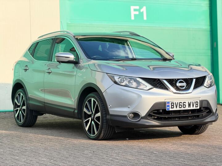 Nissan Qashqai 1.2 DIG-T Tekna XTRON 2WD Euro 6 (s/s) 5dr