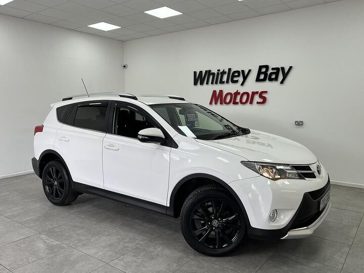 Toyota RAV4 2.2 D-CAT Invincible Auto 4WD Euro 5 5dr Toyota RAV4 2.2 D-CAT Invincible Auto 4WD Euro 5 5dr