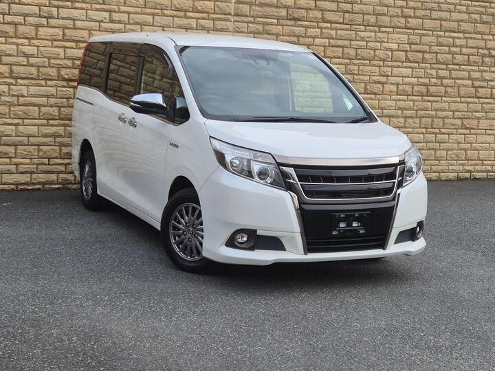 Toyota Voxy 1.8 Petrol Hybrid Automatic 7 Seater MPV