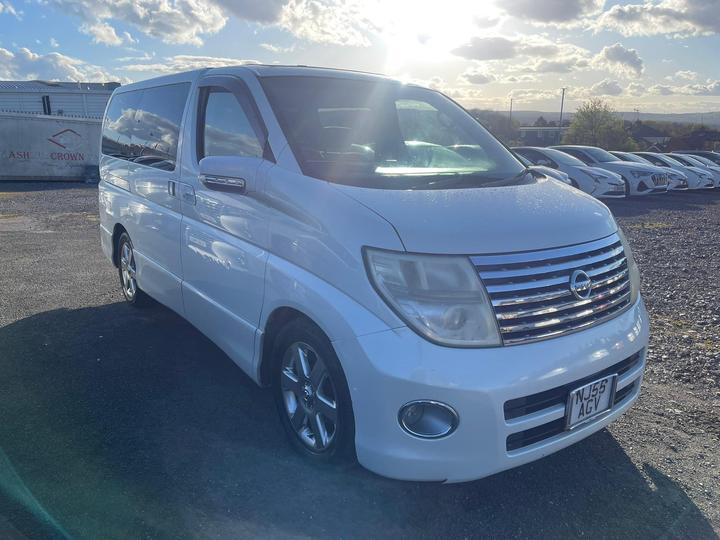 Nissan Elgrand 3.5 Highway Star 8 Seats Double Sunroof