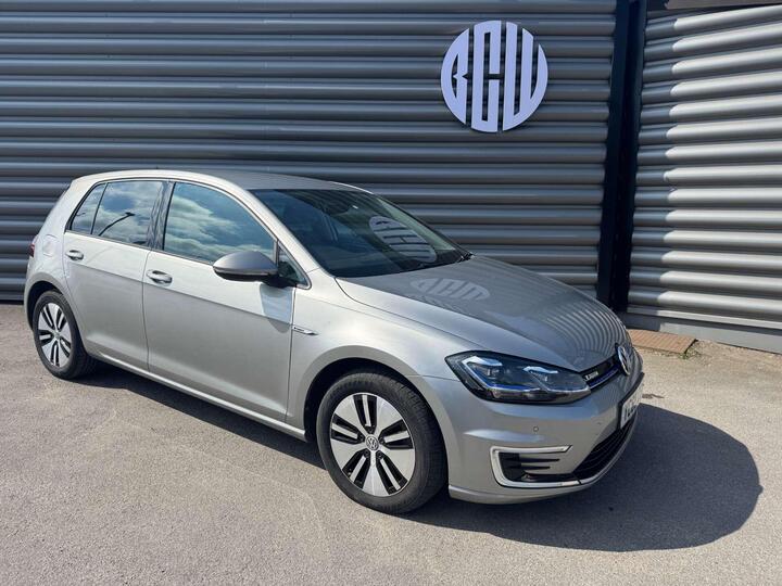 Volkswagen GOLF 35.8kWh E-Golf Auto 5dr Volkswagen GOLF 35.8kWh E-Golf Auto 5dr