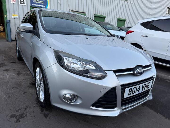 Ford Focus 1.0T EcoBoost Zetec Euro 5 (s/s) 5dr