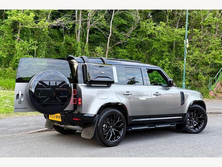 Land Rover Defender 110 3.0 D300 MHEV X-Dynamic HSE Auto 4WD Euro 6 (s/s) 5dr