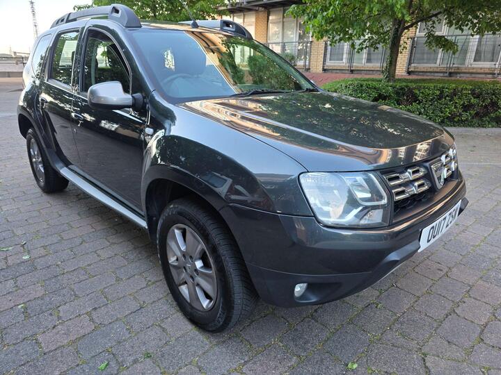 Dacia Duster 1.5 DCi Laureate Euro 6 (s/s) 5dr Dacia Duster 1.5 DCi Laureate Euro 6 (s/s) 5dr