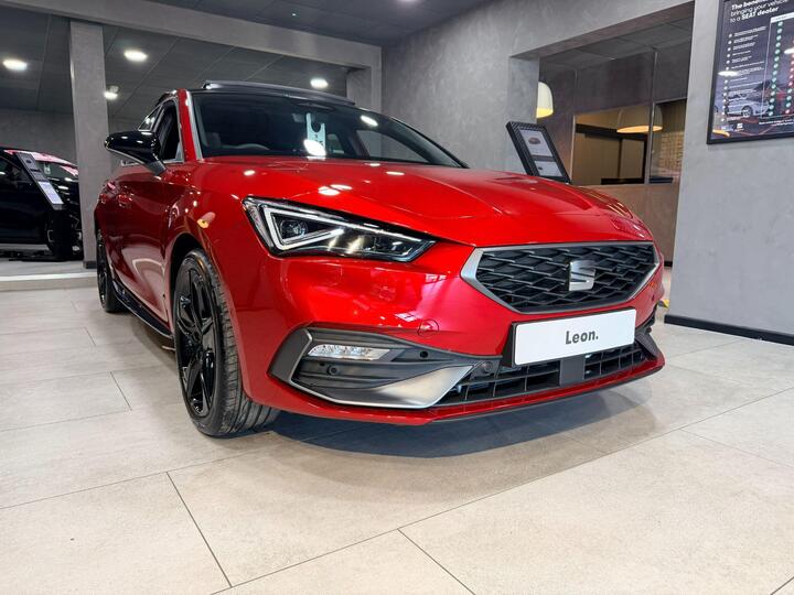 SEAT Leon 1.5 ETSI MHEV FR Black Edition DSG Euro 6 (s/s) 5dr
