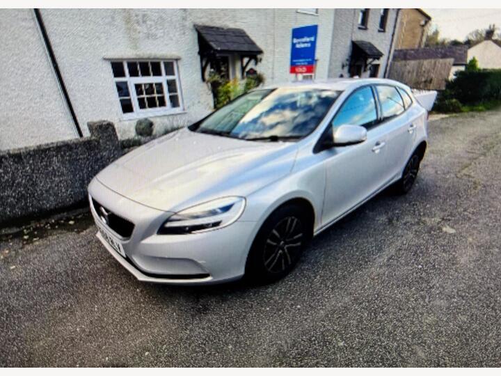 Volvo V40 1.5 T2 GPF Momentum Nav Plus Auto Euro 6 (s/s) 5dr