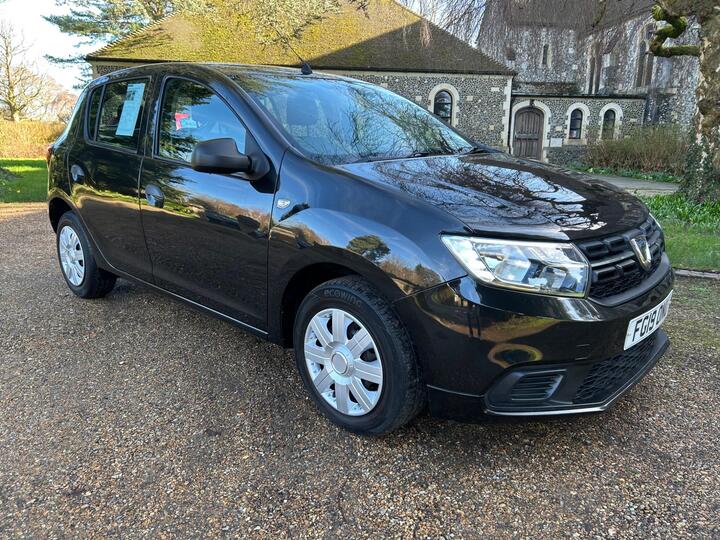 Dacia Sandero 1.0 SCe Essential Euro 6 5dr Dacia Sandero 1.0 SCe Essential Euro 6 5dr