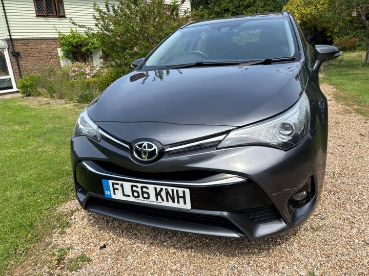 Toyota Avensis 1.6 D-4D Business Edition Touring Sports Euro 6 (s/s) 5dr Toyota Avensis 1.6 D-4D Business Edition Touring Sports Euro 6 (s/s) 5dr
