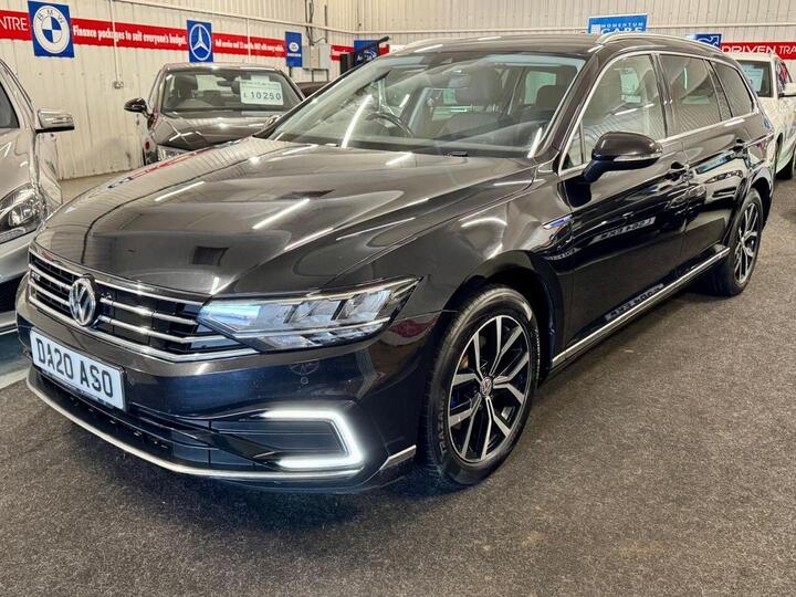 Volkswagen PASSAT 1.4 TSI 13kWh GTE DSG Euro 6 (s/s) 5dr Volkswagen PASSAT 1.4 TSI 13kWh GTE DSG Euro 6 (s/s) 5dr