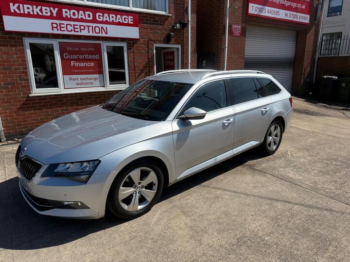 Skoda Superb 2.0 TDI SE Business Euro 6 (s/s) 5dr Skoda Superb 2.0 TDI SE Business Euro 6 (s/s) 5dr
