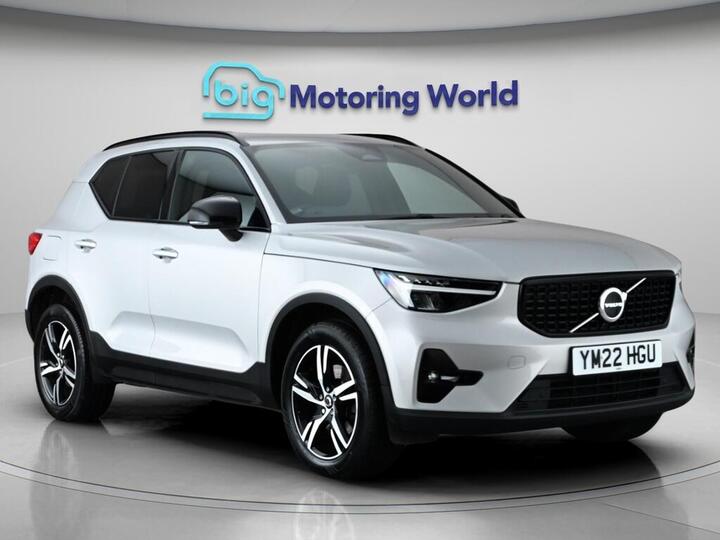 Volvo XC40 2.0 B3 MHEV Plus Dark DCT Auto Euro 6 (s/s) 5dr