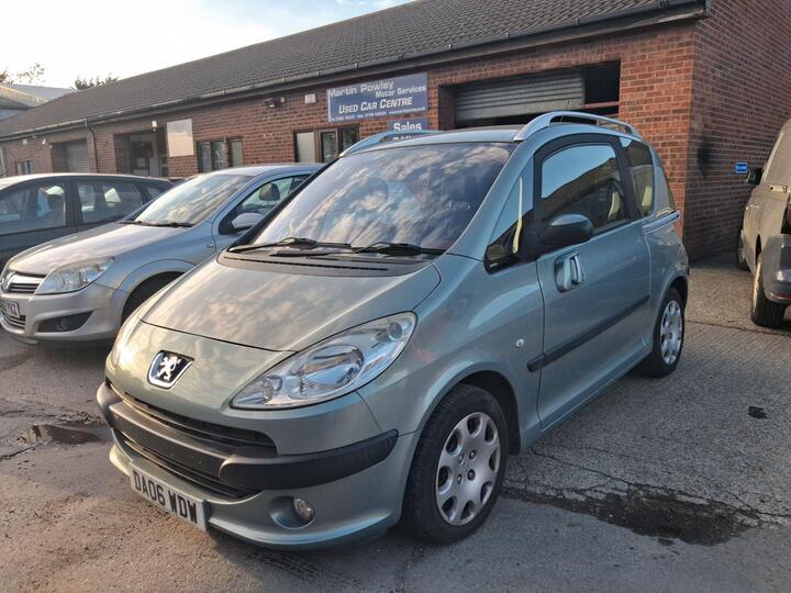 Peugeot 1007 1.4 8v Dolce 3dr