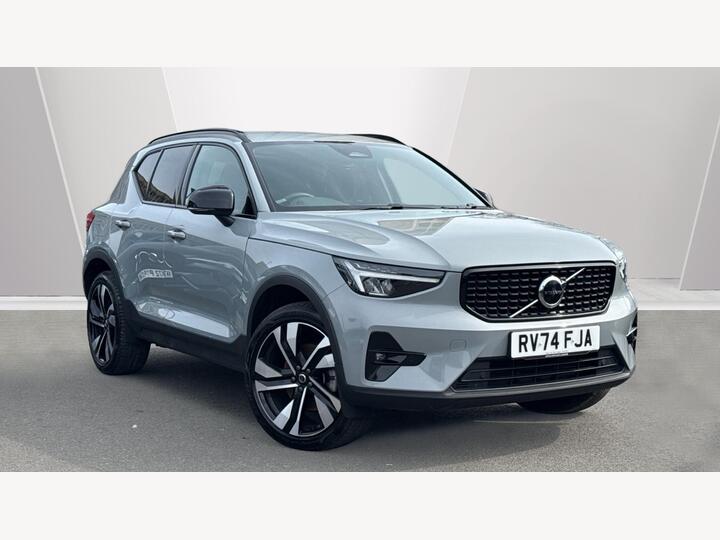 Volvo XC40 2.0 B4 MHEV Plus Dark DCT Auto Euro 6 (s/s) 5dr