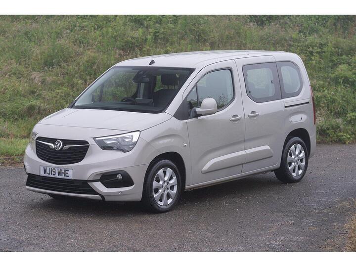 Vauxhall Combo Life 1.2 Turbo Energy Euro 6 (s/s) 5dr (7 Seat) Vauxhall Combo Life 1.2 Turbo Energy Euro 6 (s/s) 5dr (7 Seat)