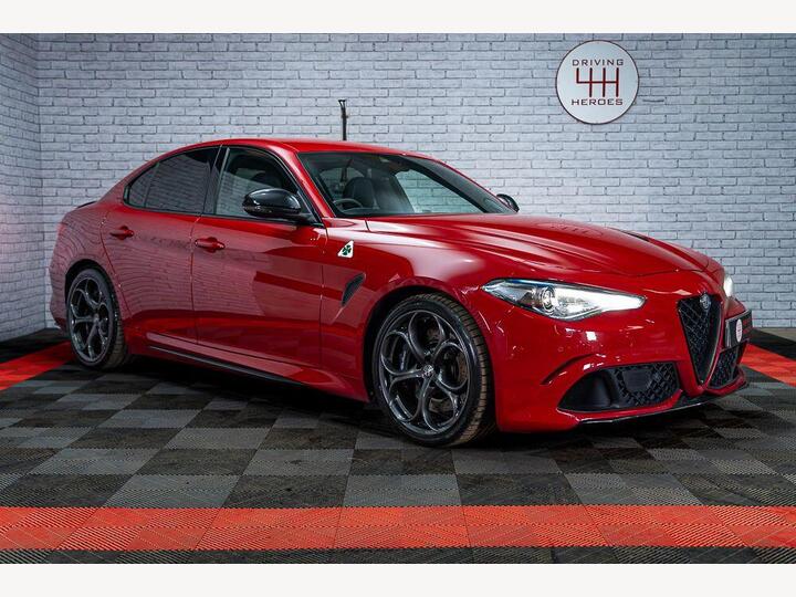 Alfa Romeo Giulia 2.9 V6 Bi-Turbo Quadrifoglio Auto Euro 6 (s/s) 4dr Alfa Romeo Giulia 2.9 V6 Bi-Turbo Quadrifoglio Auto Euro 6 (s/s) 4dr