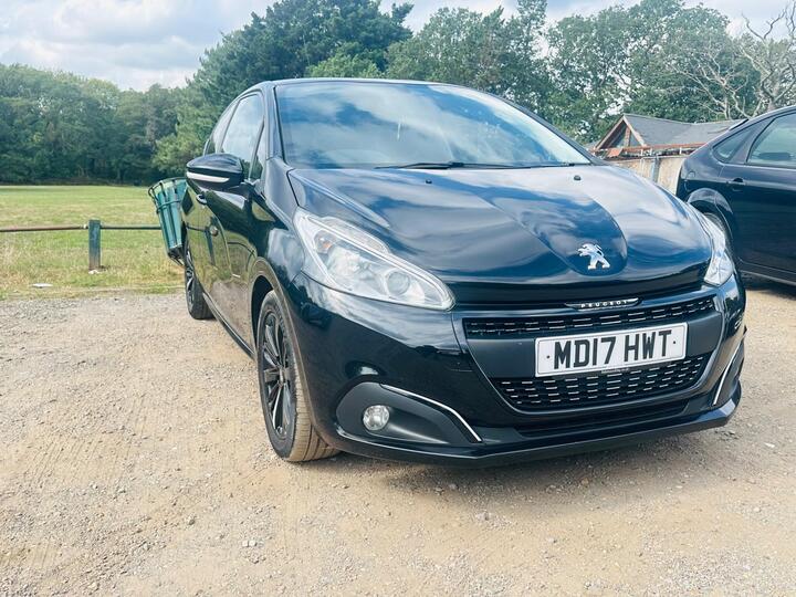 Peugeot 208 1.2 PureTech Black Edition Euro 6 3dr