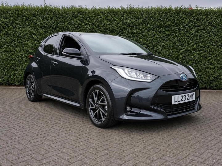 Toyota Yaris 1.5 VVT-h Design E-CVT Euro 6 (s/s) 5dr