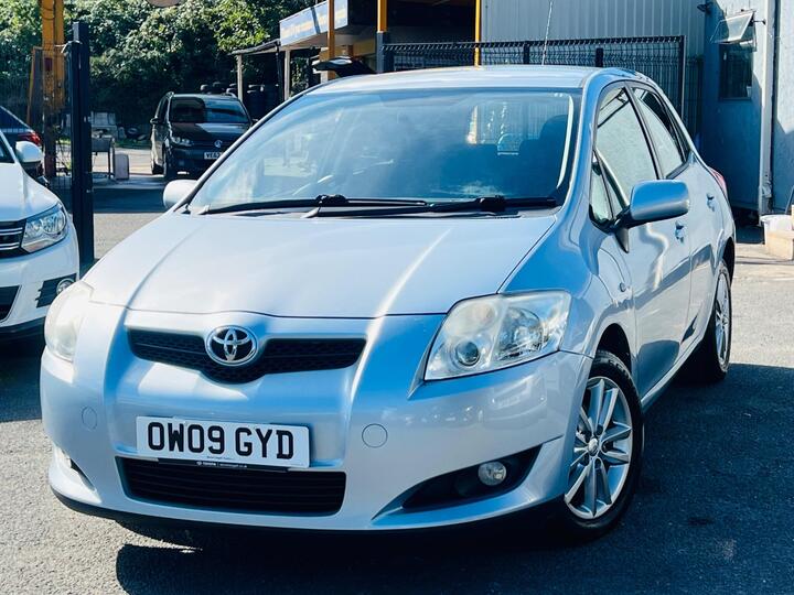 Toyota Auris 1.33 VVT-i TR (s/s) 5dr