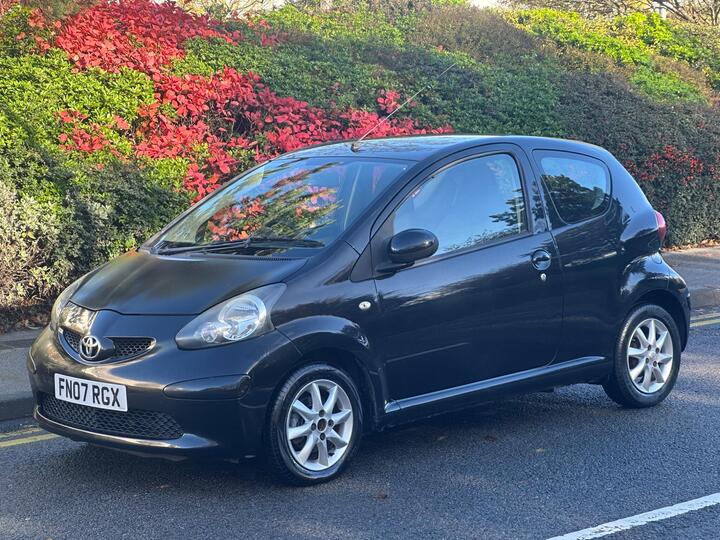 Toyota AYGO 1.0 VVT-i Black Euro 4 3dr Toyota AYGO 1.0 VVT-i Black Euro 4 3dr