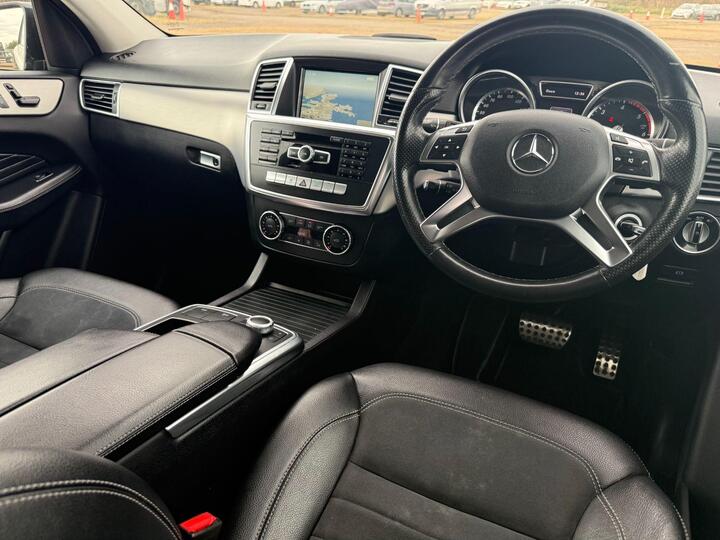 Mercedes-Benz M Class 3.0 ML350 V6 BlueTEC AMG Sport G-Tronic 4WD Euro 6 (s/s) 5dr Mercedes-Benz M Class 3.0 ML350 V6 BlueTEC AMG Sport G-Tronic 4WD Euro 6 (s/s) 5dr