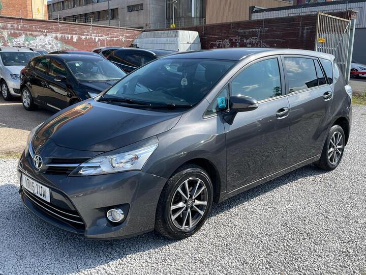 Toyota Verso 1.6 D-4D Icon Euro 5 (s/s) 5dr Toyota Verso 1.6 D-4D Icon Euro 5 (s/s) 5dr