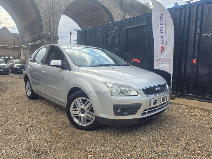 Ford Focus 1.6 Ghia 5dr