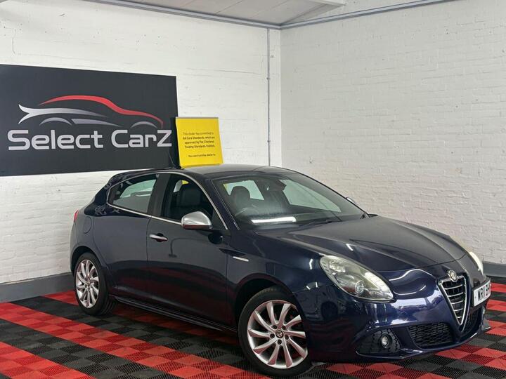 Alfa Romeo GIULIETTA 1.6 JTDM-2 Veloce Euro 5 (s/s) 5dr Alfa Romeo GIULIETTA 1.6 JTDM-2 Veloce Euro 5 (s/s) 5dr