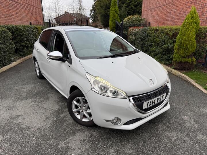 Peugeot 208 1.2 VTi Style Euro 5 5dr