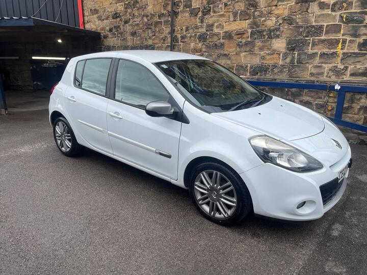 Renault Clio 1.2 Dynamique TomTom Euro 5 5dr Renault Clio 1.2 Dynamique TomTom Euro 5 5dr