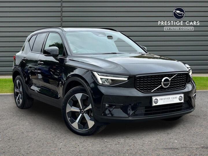 Volvo XC40 2.0 B3 MHEV Plus Dark DCT Auto Euro 6 (s/s) 5dr