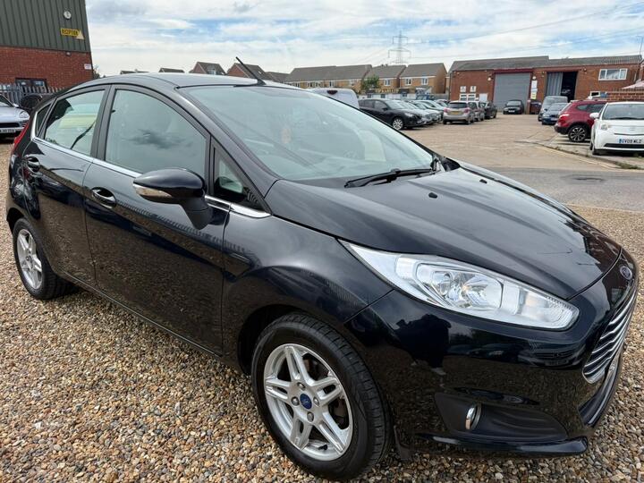 Ford Fiesta 1.0T EcoBoost Zetec Euro 5 (s/s) 5dr Ford Fiesta 1.0T EcoBoost Zetec Euro 5 (s/s) 5dr