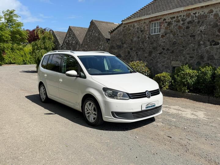 Volkswagen Touran 1.6 TDI SE Euro 5 5dr Volkswagen Touran 1.6 TDI SE Euro 5 5dr