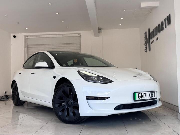 Tesla Model 3 Standard Range Plus Auto RWD 4dr