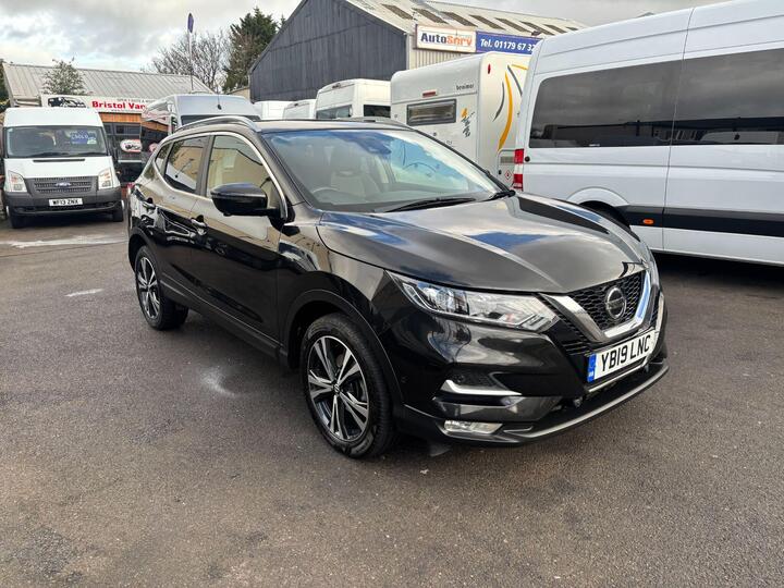Nissan Qashqai 1.3 DIG-T N-Connecta Euro 6 (s/s) 5dr