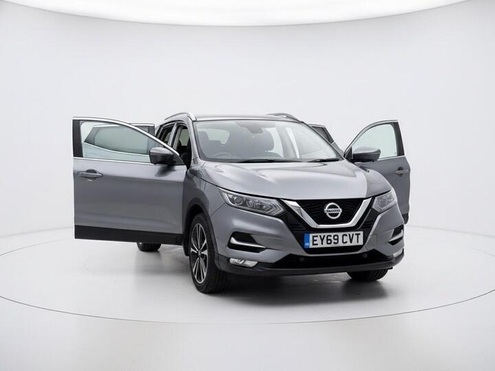 Nissan Qashqai 1.3 DIG-T N-Connecta Euro 6 (s/s) 5dr