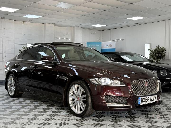 Jaguar XF 2.0d Portfolio Auto Euro 6 (s/s) 4dr