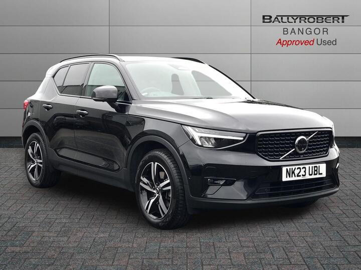 Volvo XC40 2.0 B3 MHEV Plus Dark DCT Auto Euro 6 (s/s) 5dr