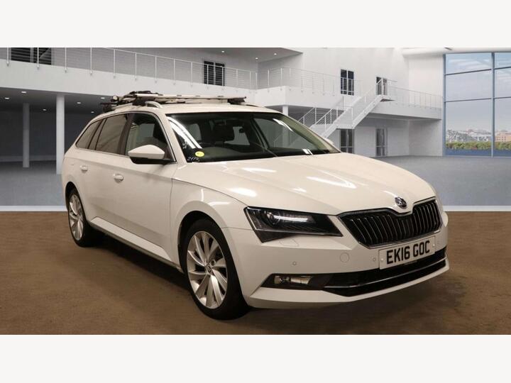 Skoda SUPERB 2.0 TDI SE L Executive Euro 6 (s/s) 5dr Skoda SUPERB 2.0 TDI SE L Executive Euro 6 (s/s) 5dr