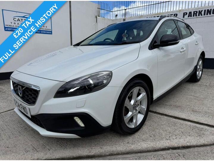Volvo V40 CROSS COUNTRY 1.6 D2 Lux Euro 5 (s/s) 5dr Volvo V40 CROSS COUNTRY 1.6 D2 Lux Euro 5 (s/s) 5dr