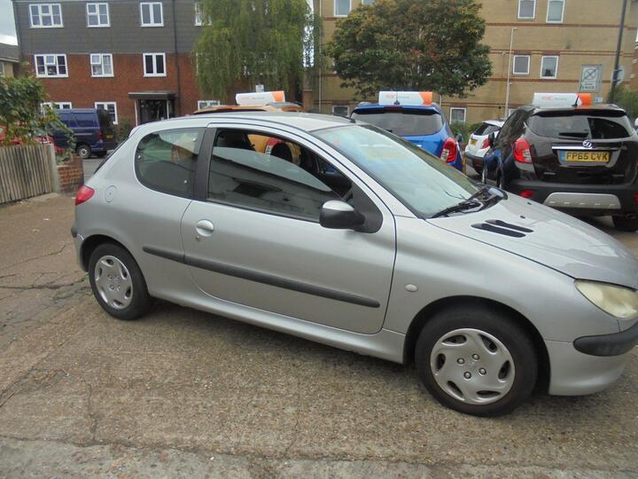 Peugeot 206 1.1 Look 3dr Peugeot 206 1.1 Look 3dr