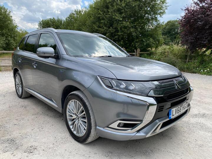 Mitsubishi Outlander 2.4h TwinMotor 13.8kWh 4h CVT 4WD Euro 6 (s/s) 5dr