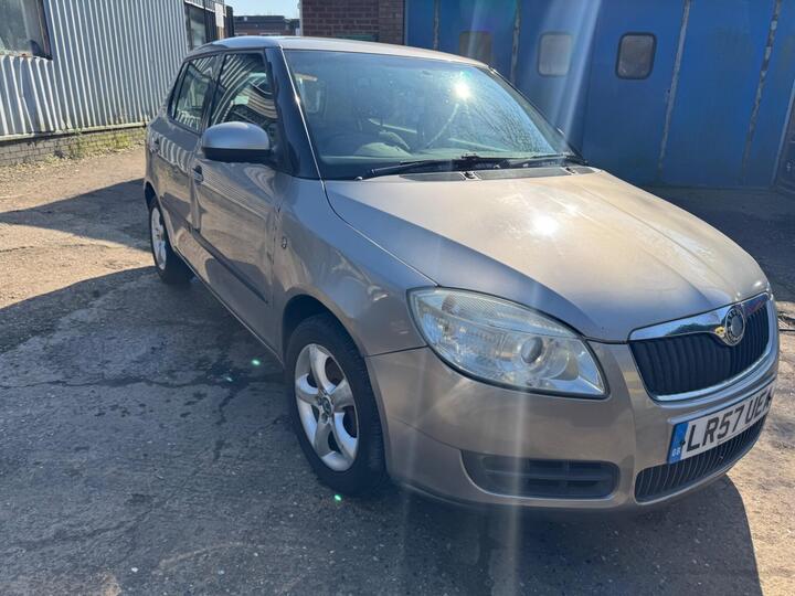 Skoda Fabia 1.6 16V 2 Tiptronic 5dr