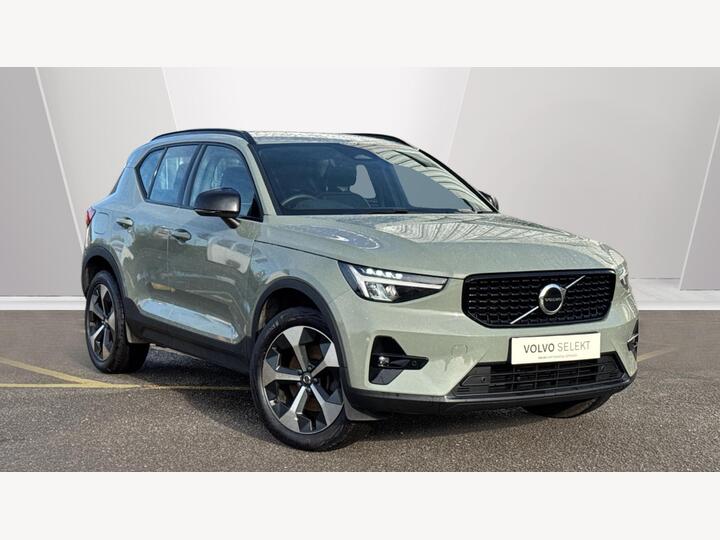 Volvo XC40 2.0 B4 MHEV Plus Dark DCT Auto Euro 6 (s/s) 5dr