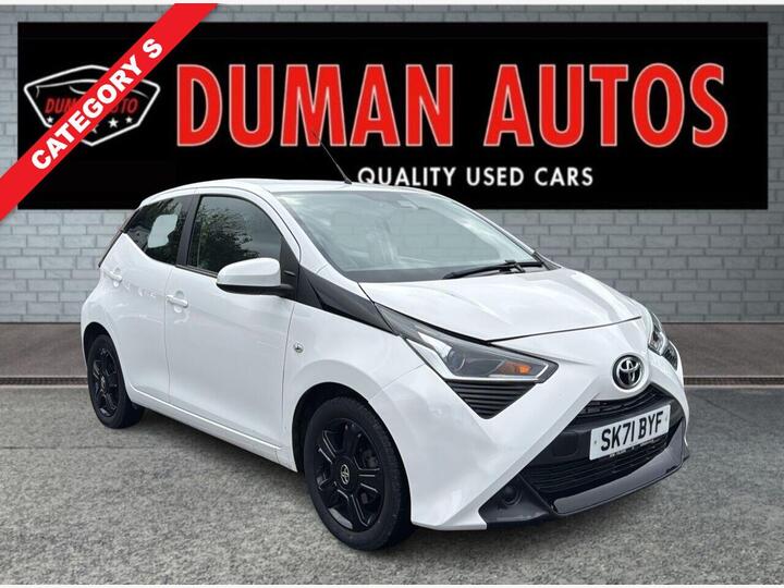 Toyota AYGO 1.0 VVT-i X-play Euro 6 (s/s) 5dr Toyota AYGO 1.0 VVT-i X-play Euro 6 (s/s) 5dr