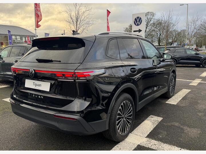 Volkswagen Tiguan 2.0 TDI Match DSG Euro 6 (s/s) 5dr