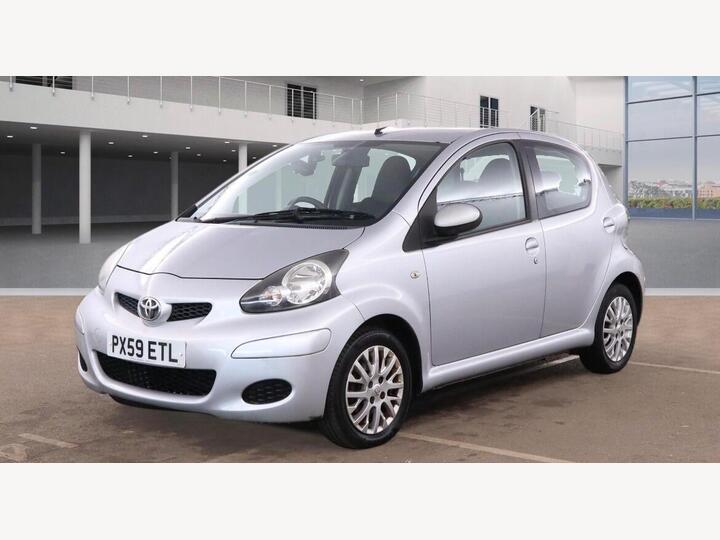 Toyota AYGO 1.0 VVT-i Platinum Euro 4 5dr Toyota AYGO 1.0 VVT-i Platinum Euro 4 5dr