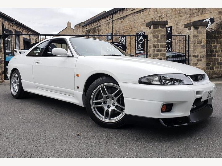 Nissan Skyline 2.6 GT-R Limited Edition Coupe 2dr Petrol Manual (280 Bhp) Nissan Skyline 2.6 GT-R Limited Edition Coupe 2dr Petrol Manual (280 Bhp)