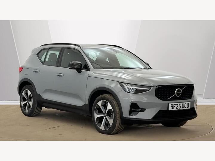 Volvo XC40 2.0 B4 MHEV Plus Dark DCT Auto Euro 6 (s/s) 5dr
