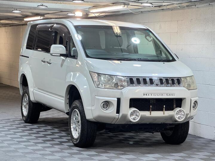 Mitsubishi Delica D5 2.4 G POWER PACKAGE 4WD With LIFT KIT